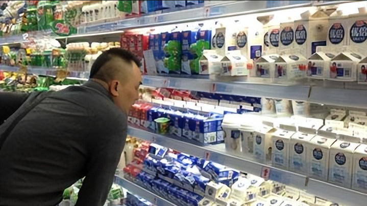 都是一个牌子的牛奶，超市卖60网店只卖30？超市老板“撕开”内幕-第10张图片-周小辉博客